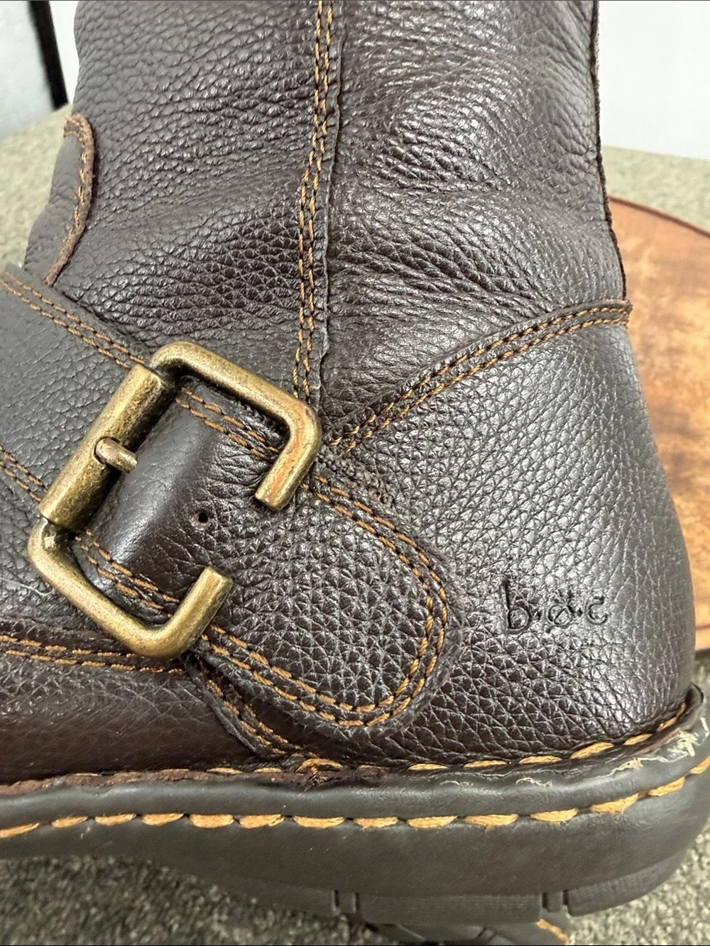 b.o.c. Born Concepts Boots Wm 7 Tall Dark Brown Leather Riding Buckles Comfort